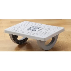 Ergonomic swivel footrest